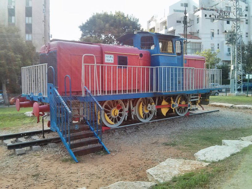 Photo of esslingen diesel engine , Israel Railway No. 223