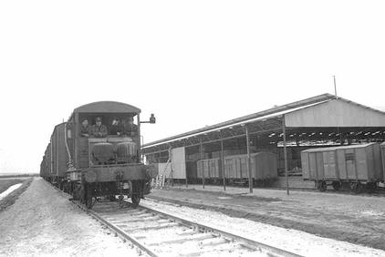 Photo at the dedication ceremony of the new goods line in Kfar Sava, 1961